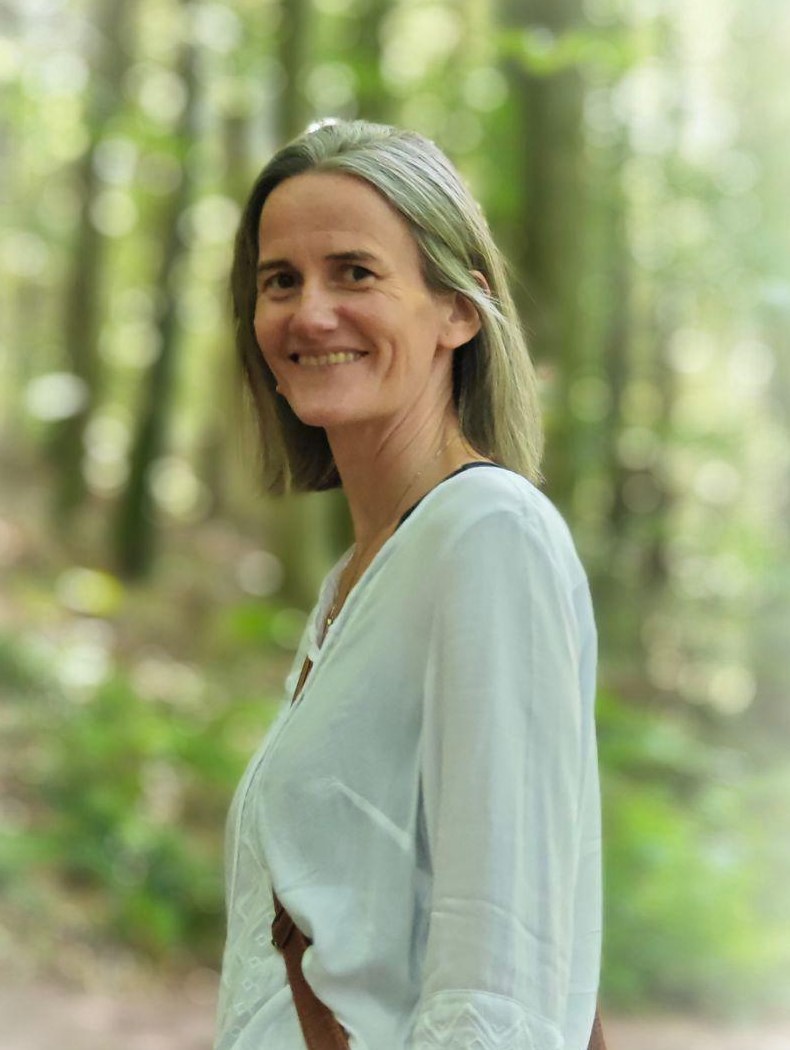 Anita Schmich-Bukšek im Wald